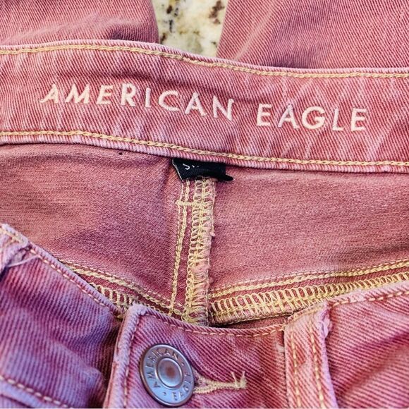 American Eagle Mom Jeans Dusty Rose Color Size 6 Short - Picture 9 of 9
